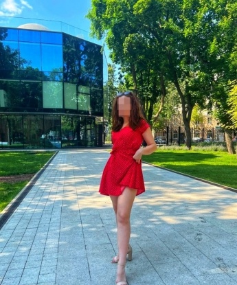 Живу в Москве, и готова исполнить все твои самые сокровенные фантазии. 👠 У меня есть широкий спектр услуг: классический секс, оральный секс, глубокий минет, эротический массаж и многое другое. 😏 Я всегда открыта для экспериментов и новых приключений. У меня есть фотографии, и мои клиенты всегда остаются довольны. 📸 Если ты ищешь незабываемое приключение в Москве, обращайся ко мне – я сделаю твои мечты реальностью! 💫 Доминика