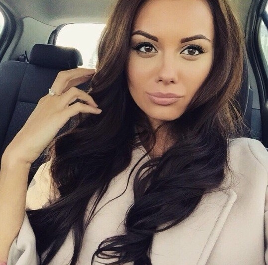 Со мной ты будешь ощущать себя настоящим мужчиной, ведь я обладаю не только красивым телом, но и умом. Погрузись со мной в океан страсти и забудь обо всех своих проблемах. Моя единственная цель – твоё удовольствие! Сделаем встречу запоминающейся! 🌟
У меня широкий спектр услуг, от нежного эротического массажа до страстного секса во всех позах. Каждая минута со мной будет исполнена взрывным оргазмом и безграничным блаженством. Мечты сбываются у меня, и ты можешь проверить это сам. 🌈
У меня много довольных клиентов, их благодарные отзывы говорят за себя. Они пишут, что со мной время пролетает незаметно, и каждая встреча снова и снова оказывается волшебной. Я создам незабываемую атмосферу, где ты сможешь почувствовать себя желанным и любимым мужчиной. 💋
Фото, которые ты видишь, это 100% мои, без ретуши и обмана. Я выгляжу также прекрасно в реальности, как на снимках. Я живу в Москве и с нетерпением жду твоего звонка, чтобы сделать наше свидание незабываемым для обоих! Вместе мы добьемся неземных ощущений, не оставляя шанса на скуку и разочарование. Ты достоин самого лучшего, и я именно такая! ✨ Серафима